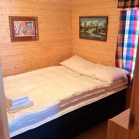 Koselig Ved Vannet Bostad